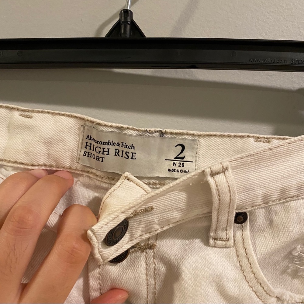 A&F High Rise Denim Shorts - Picture 3 of 4